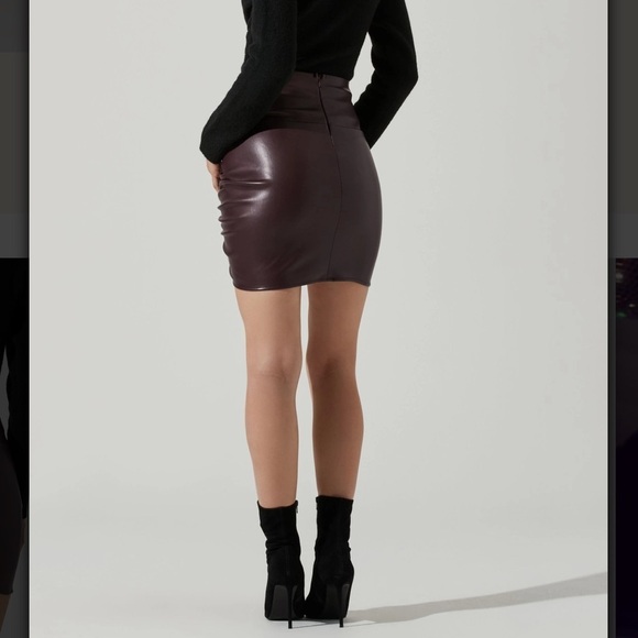 Astr Women’s Dancing Queen Faux Leather Mini Skirt Eggplant Color SZ S - Picture 2 of 11